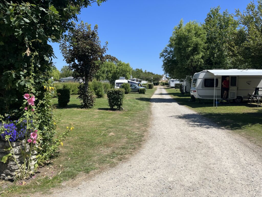 Emplacement tente, caravanes, van dans le Finistère, en Bretagne sud