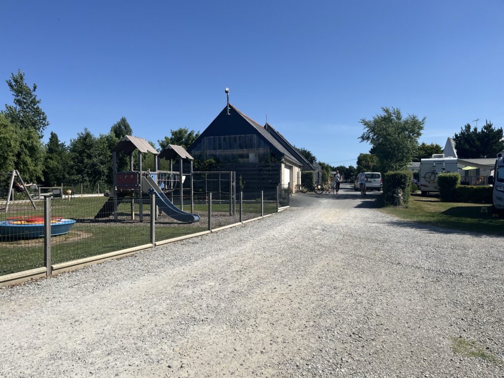 Aire de jeux au Camping des Dunes dans le Finistère sud